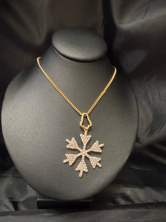 Snow flakes pendent Necklace